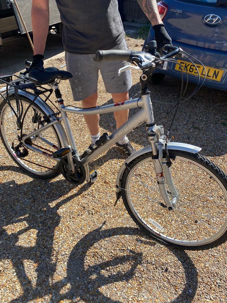 how to pump up raleigh bike tires